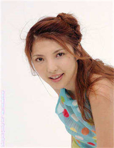 只是没离婚而已-北京暴雨女子淡定做美甲